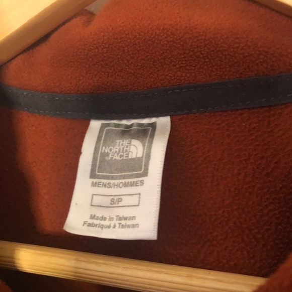 The North Face 1/4 zip fleece - Picture 3 of 4